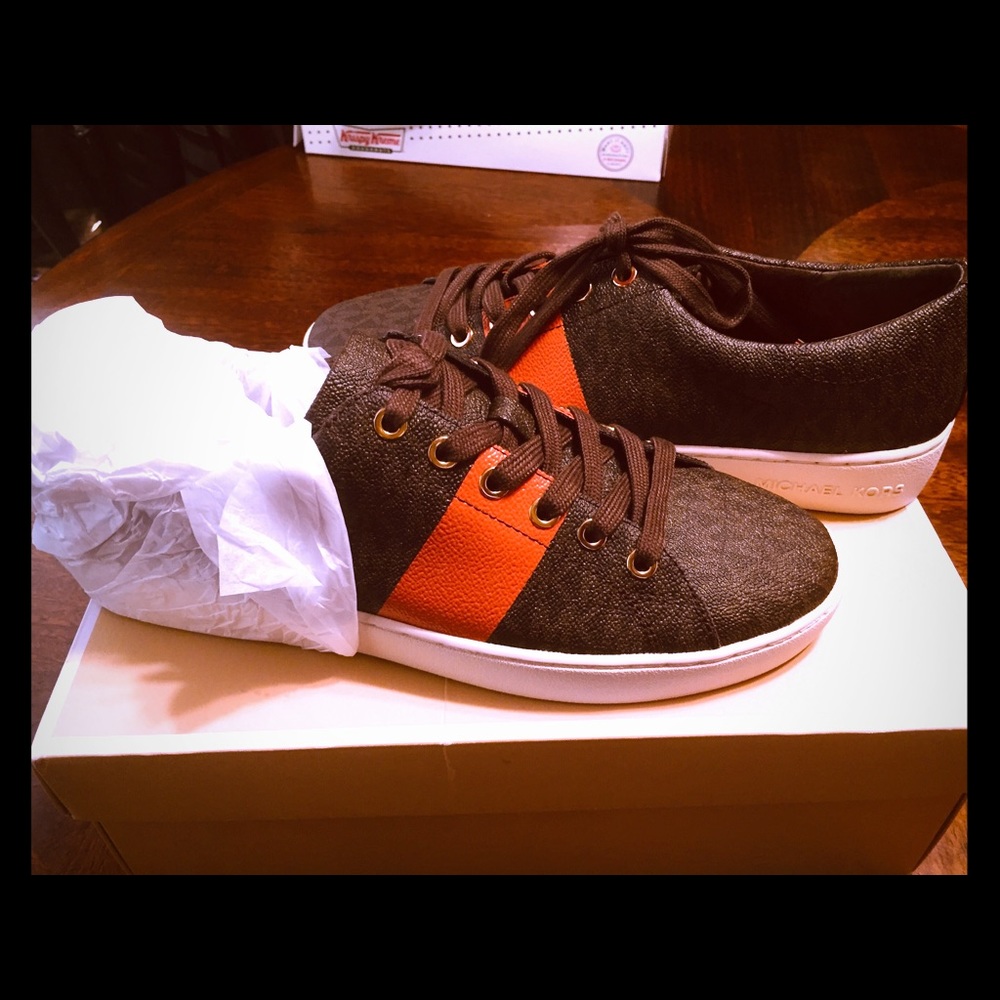 Micheal Kors leather sneakers